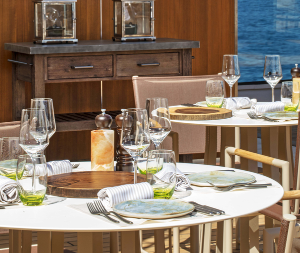 Seabourn Ovation The Patio ©Eric Laignel.jpg